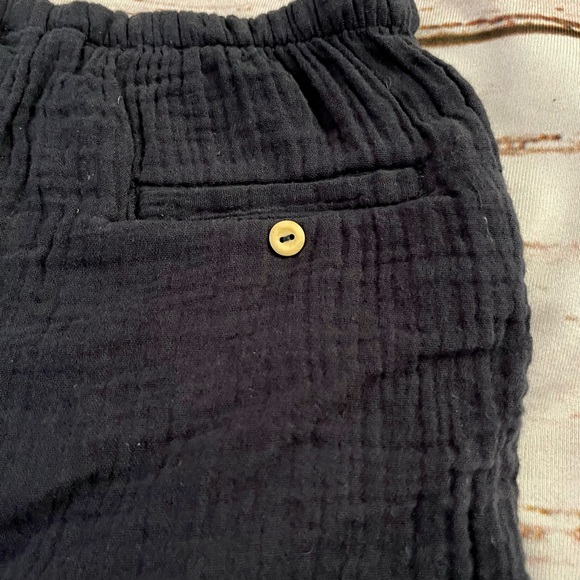 H&M organic crinkle gauze navy shorts - Picture 5 of 5